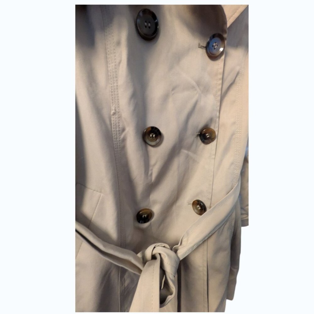 ONLY Classic Belted Short Double Breasted Trench Cost | Size L - Picture 4 of 12